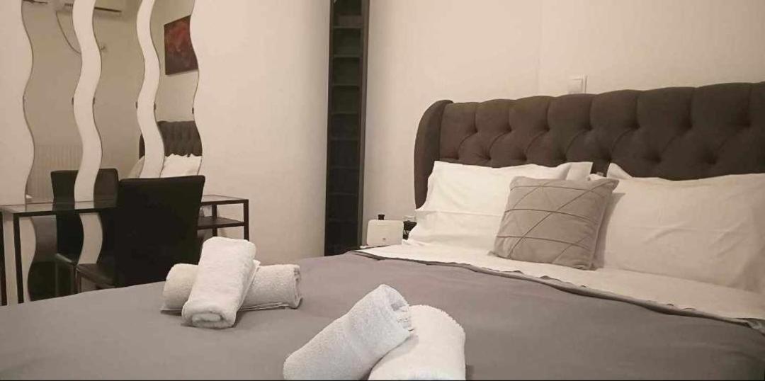 Φωτεινό Διαμέρισμα Πειραιας بيرايوس المظهر الخارجي الصورة